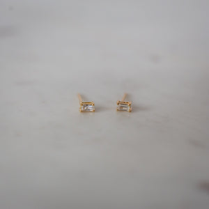 SOPHIE - You Rock Rectangle Studs - Gold | milk + ginger