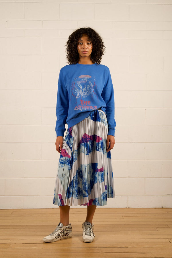 The Others - Amara Slouch Sweat -Bright Blue Panther