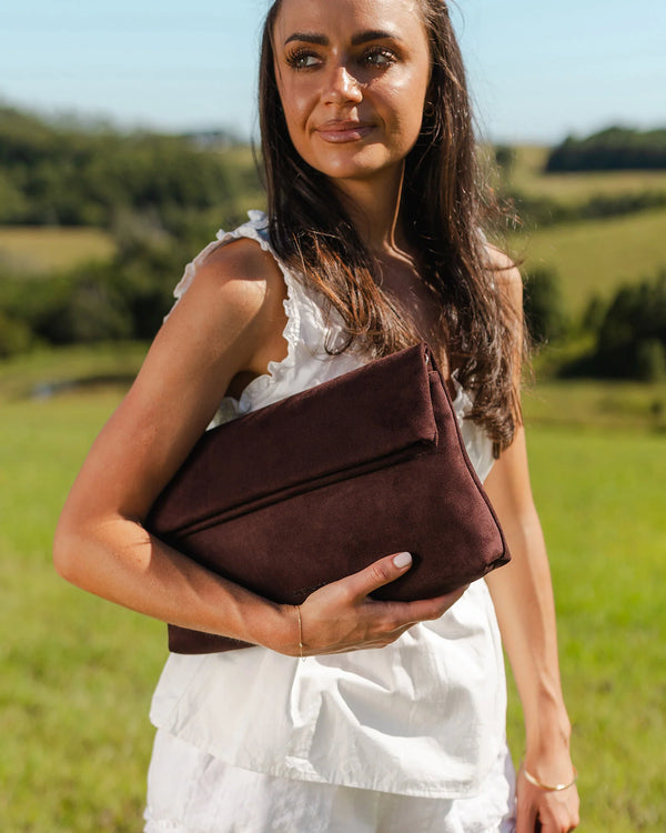 Louenhide - Luka Suedette Clutch - Chocolate