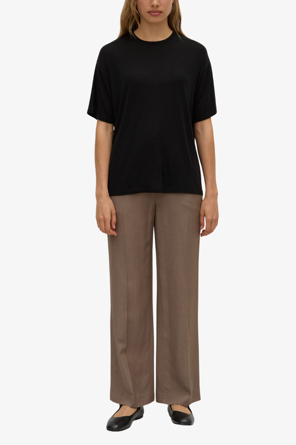Assembly Label - Willow Short Sleeve Tee - Black