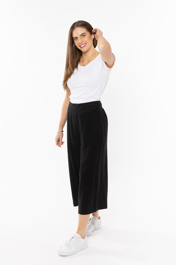 Billie the Label - Essential Wide Leg Crop Pant - Black