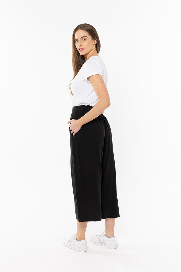 Billie the Label - Essential Wide Leg Crop Pant - Black