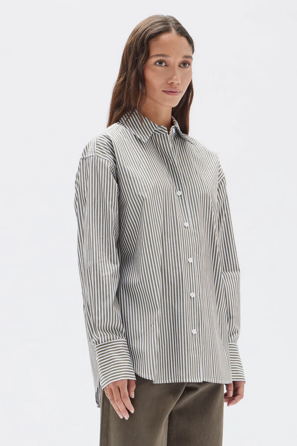 Assembly Label - Signature Poplin Shirt - Spruce/White