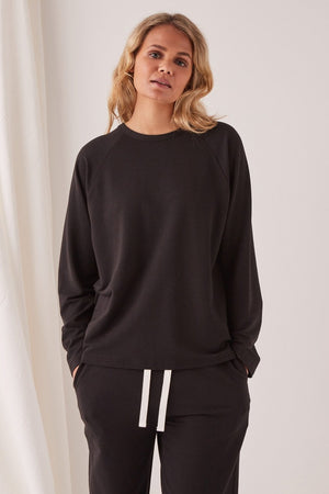 Assembly Label - Kin Fleece Top - Black | milk + ginger